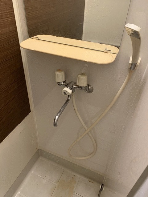 シャワールーム