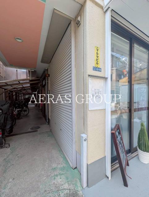 建物エントランス