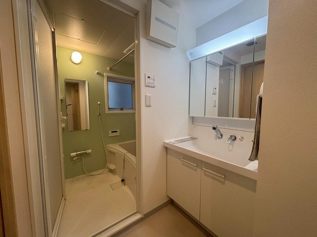 シャワールーム