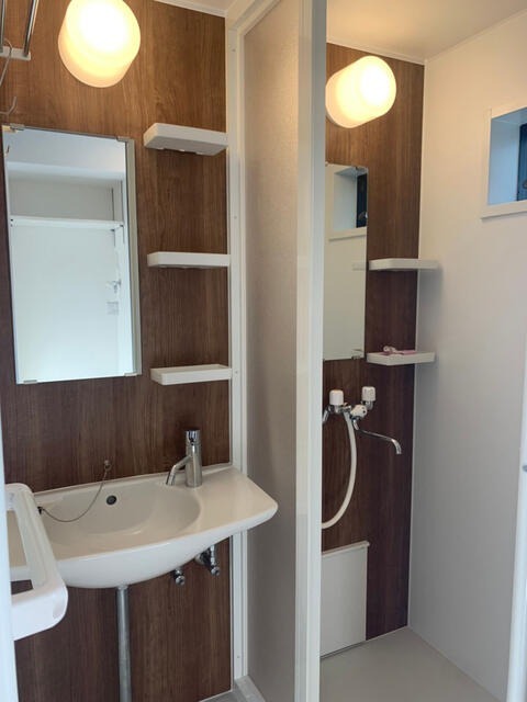 シャワールーム