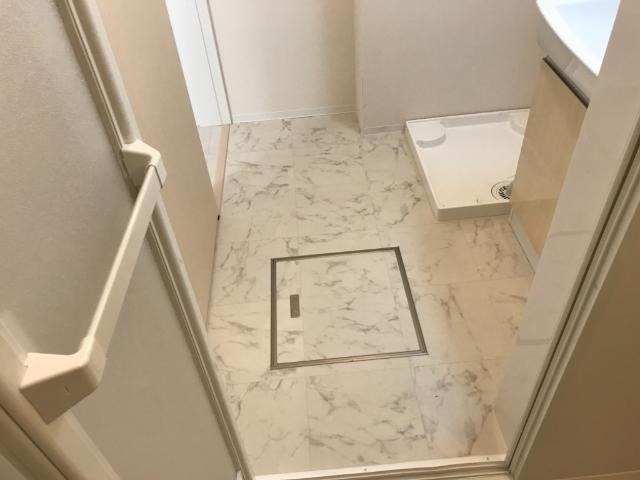 シャワールーム