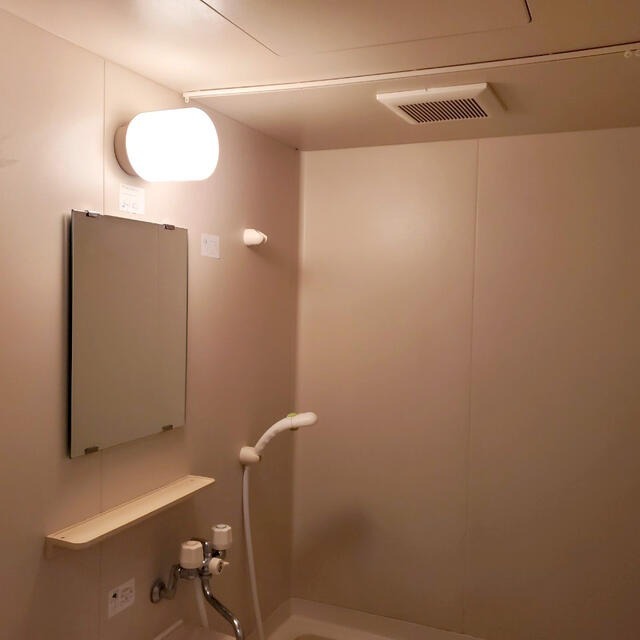 シャワールーム