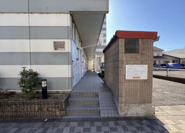 建物エントランス