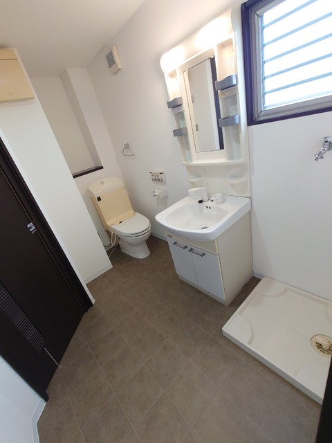 シャワールーム