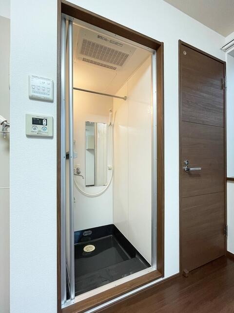 シャワールーム