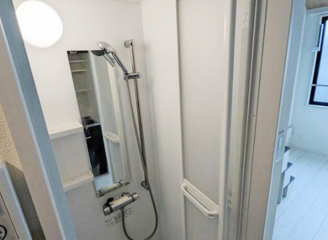 シャワールーム