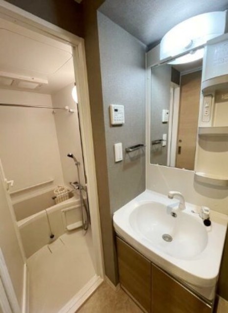 シャワールーム