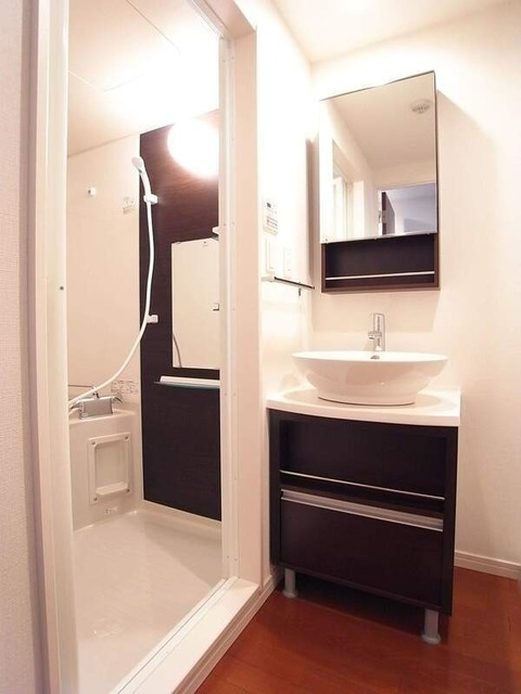 シャワールーム