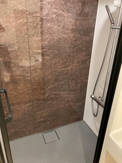 シャワールーム