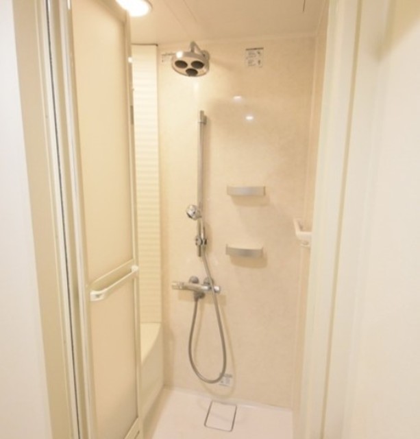シャワールーム
