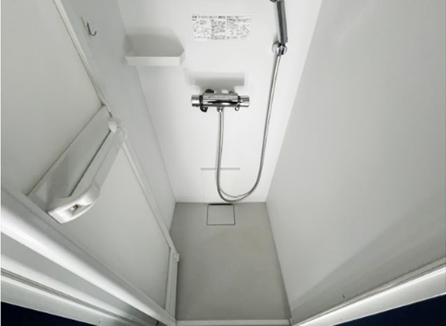 シャワールーム