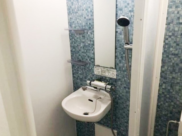 シャワールーム