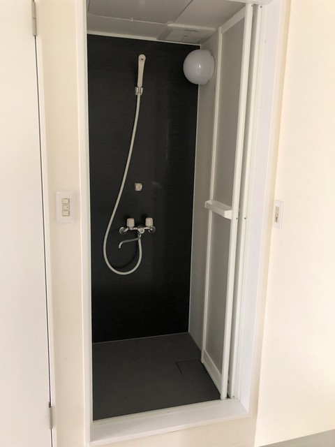 シャワールーム