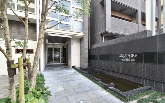 建物エントランス
