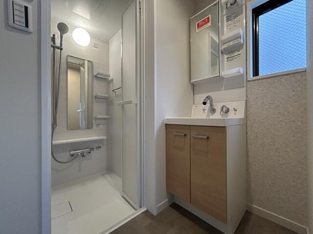 シャワールーム