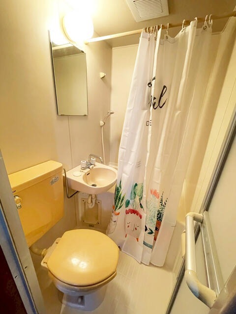 シャワールーム