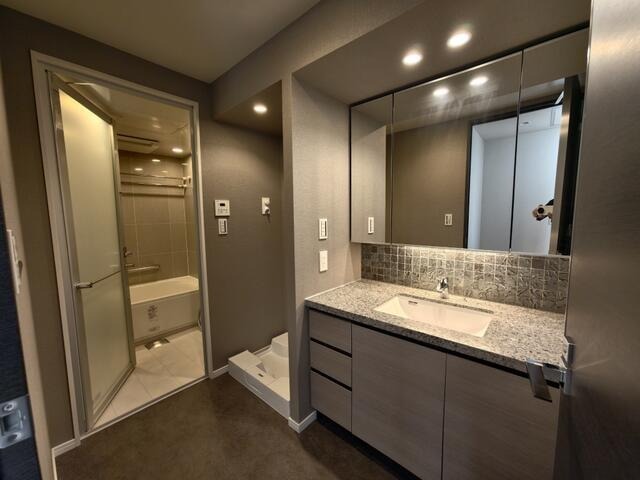 シャワールーム